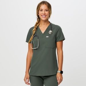 💚 FIGS SCRUBS 💚 Catarina